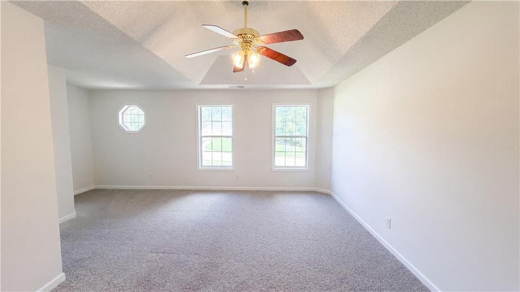 4 bedroom, 3 bathroom, 2,481 sq ft single family residence under contract at 310 Hunters, Mcdonough, GA 30253 — photo 4