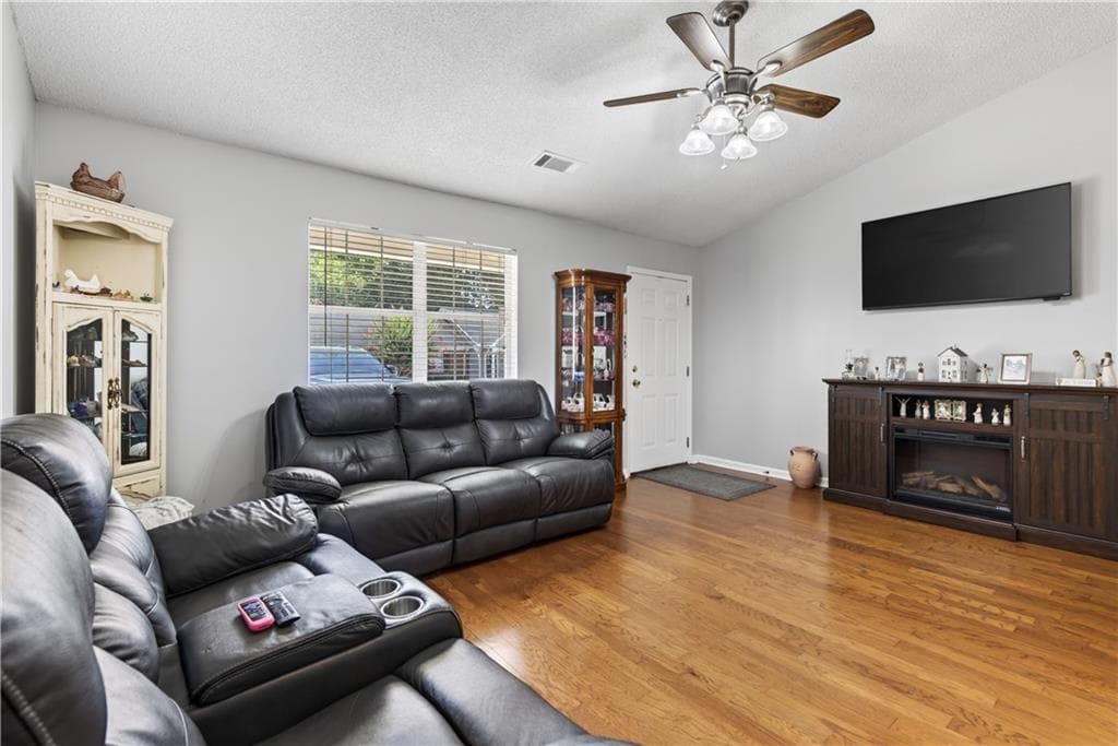 2 bedroom, 2 bathroom, 984 sq ft condominium for sale at 2915 Florence Drive, Gainesville, GA 30504 — photo 5