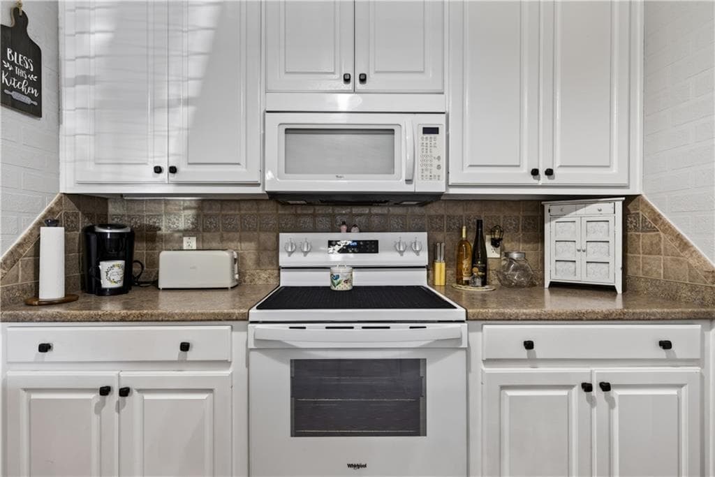 2 bedroom, 2 bathroom, 984 sq ft condominium for sale at 2915 Florence Drive, Gainesville, GA 30504 — photo 9