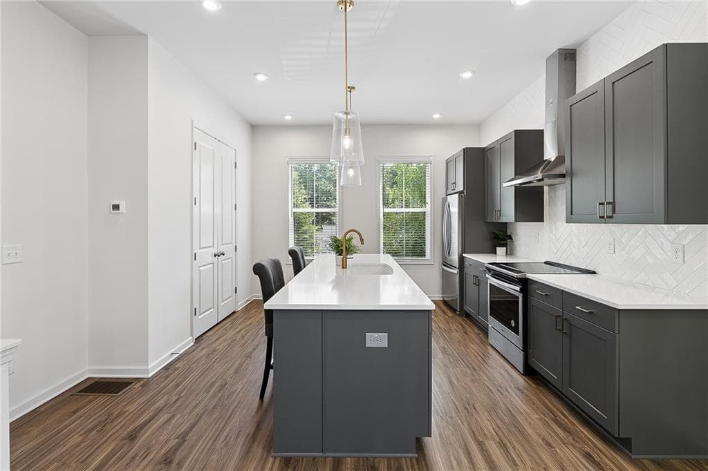 2 bedroom, 2 bathroom, 1,120 sq ft townhouse under contract at 203 Color Circle, Atlanta, GA 30317 — photo 8