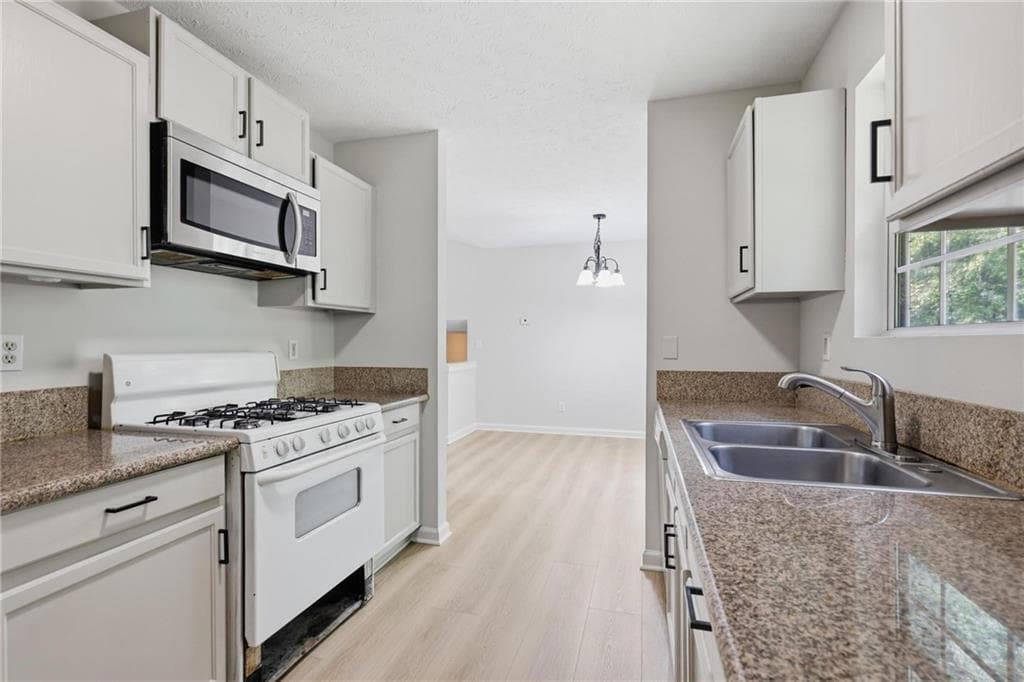 4 bedroom, 2 bathroom, 1,420 sq ft single family residence for sale at 4859 Odessa West Inlet, Acworth, GA 30101 — photo 7