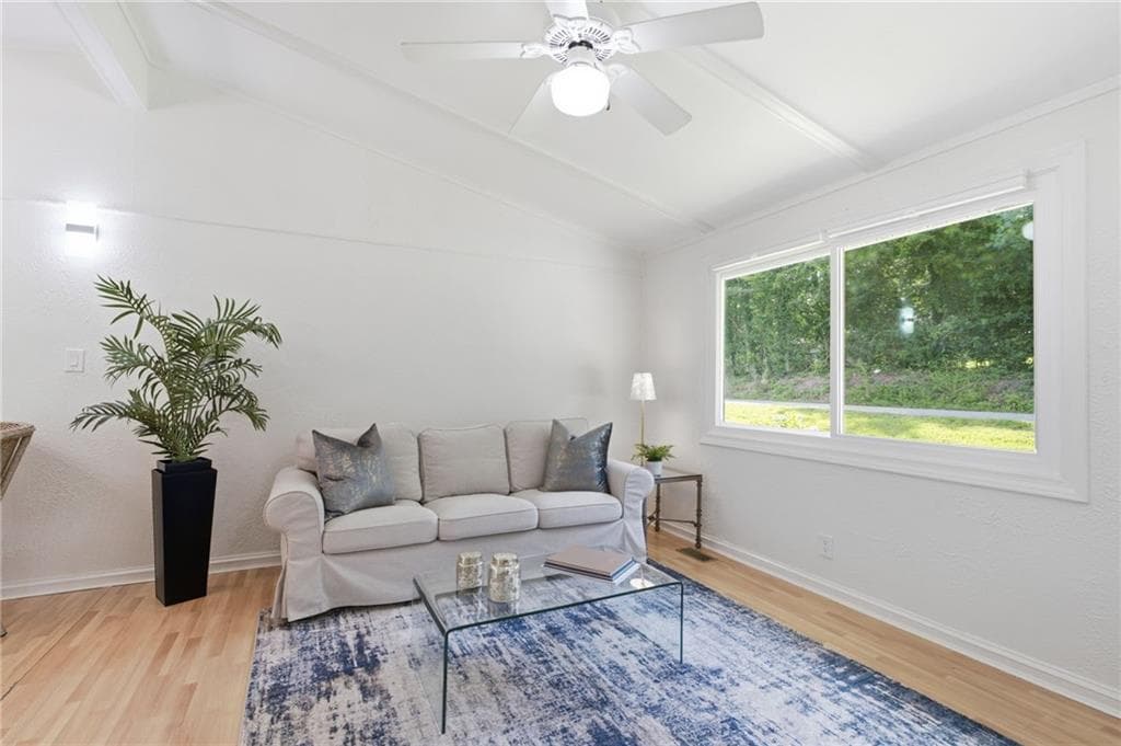 2 bedroom, 1 bathroom, 720 sq ft single family residence for sale at 5015 Virginia Avenue, Cumming, GA 30041 — photo 4