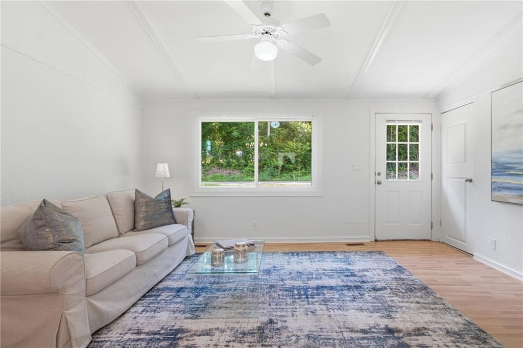 2 bedroom, 1 bathroom, 720 sq ft single family residence for sale at 5015 Virginia Avenue, Cumming, GA 30041 — photo 7