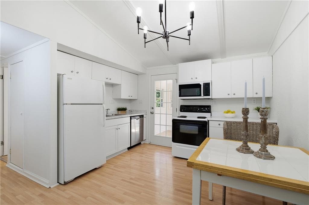 2 bedroom, 1 bathroom, 720 sq ft single family residence for sale at 5015 Virginia Avenue, Cumming, GA 30041 — photo 8