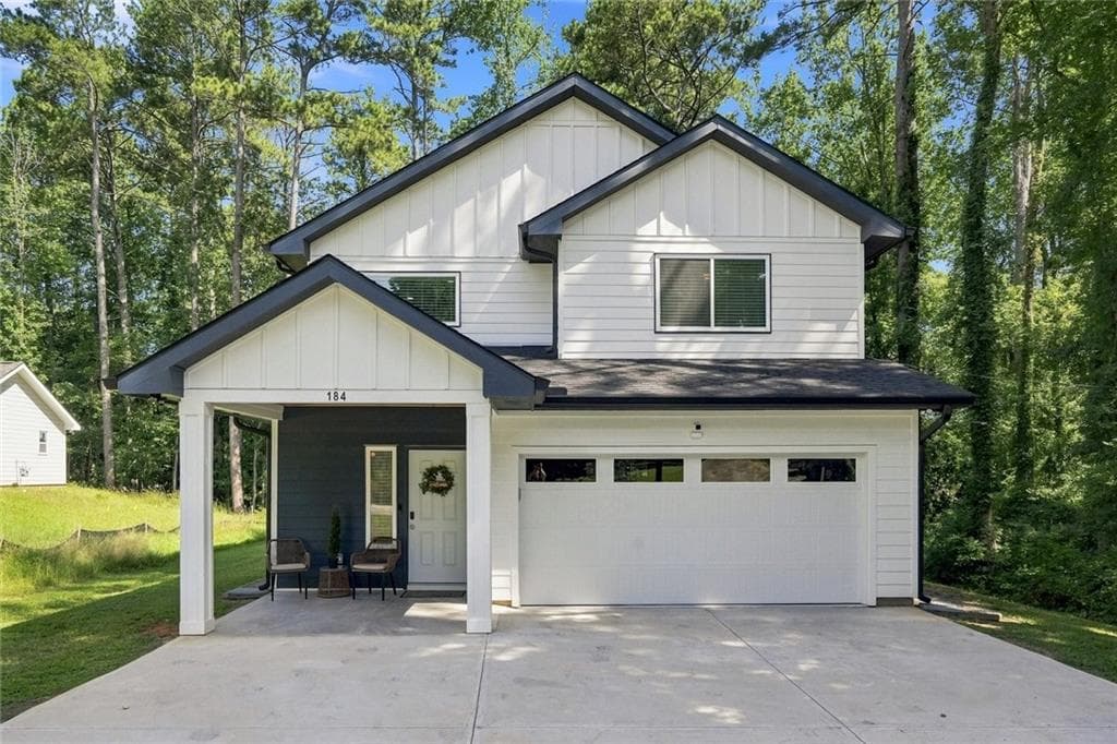 5 bedroom, 3 bathroom, 2,924 sq ft single family residence for sale at 184 Woodland Lane, Mableton, GA 30126