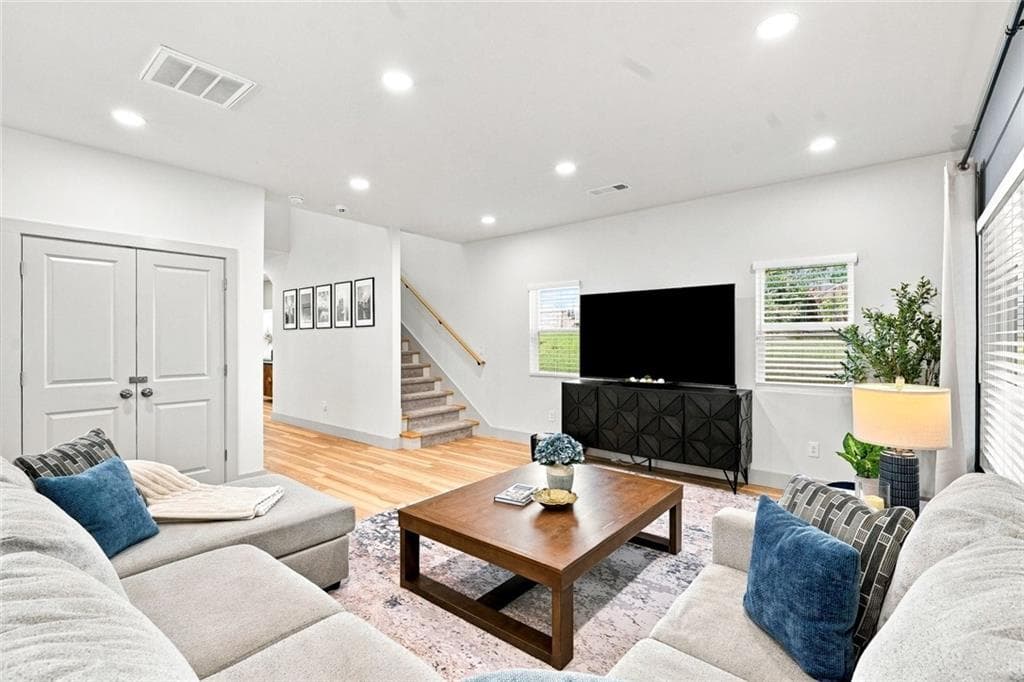 5 bedroom, 3 bathroom, 2,924 sq ft single family residence for sale at 184 Woodland Lane, Mableton, GA 30126 — photo 7