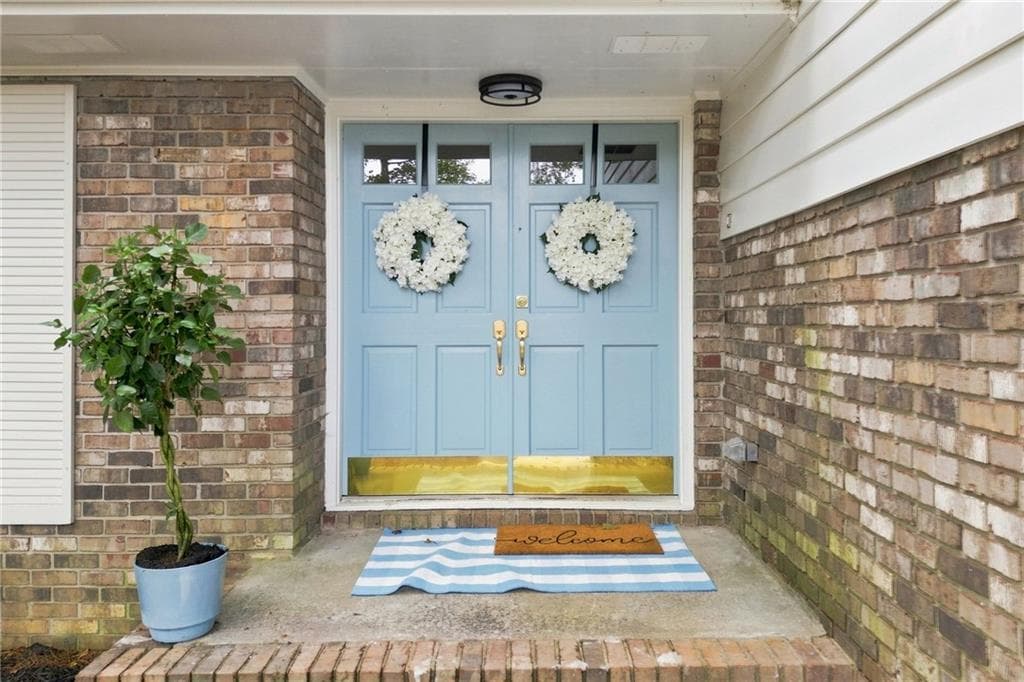 4 bedroom, 3 bathroom, 2,276 sq ft single family residence for sale at 4155 Burnt Hickory Road, Marietta, GA 30064 — photo 3