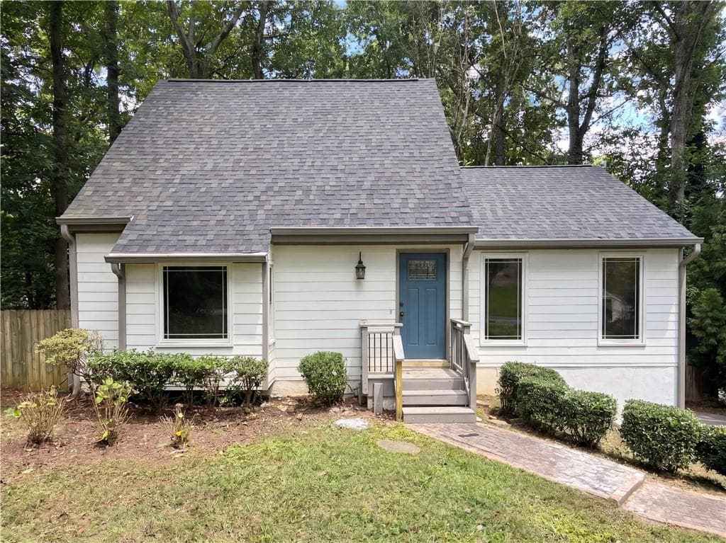 3 bedroom, 2 bathroom, 1,812 sq ft single family residence for sale at 1394 Natchez Trace, Marietta, GA 30008