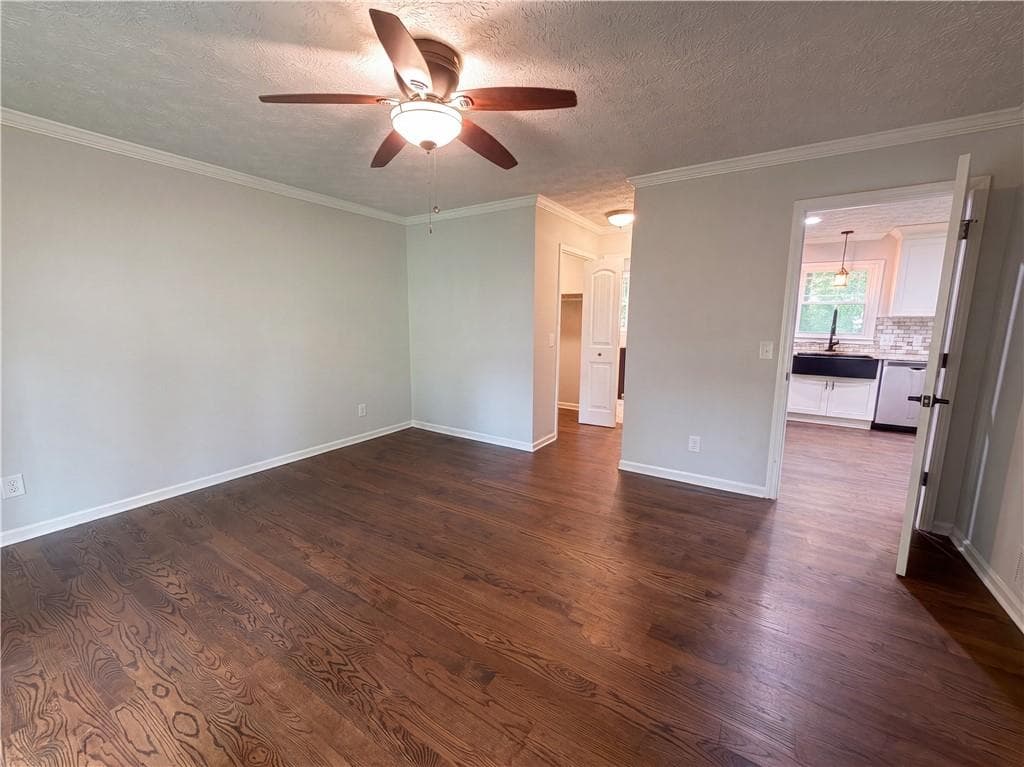 3 bedroom, 2 bathroom, 1,812 sq ft single family residence for sale at 1394 Natchez Trace, Marietta, GA 30008 — photo 9