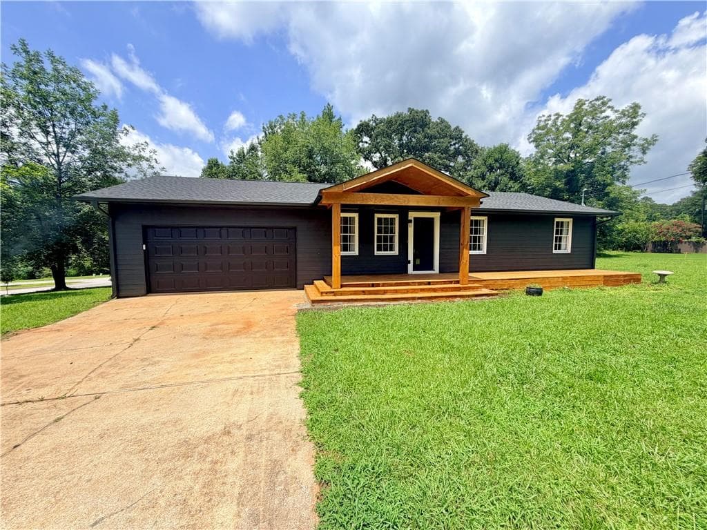 3 bedroom, 2 bathroom, 1,700 sq ft single family residence under contract at 85 Martin Street, Carrollton, GA 30117