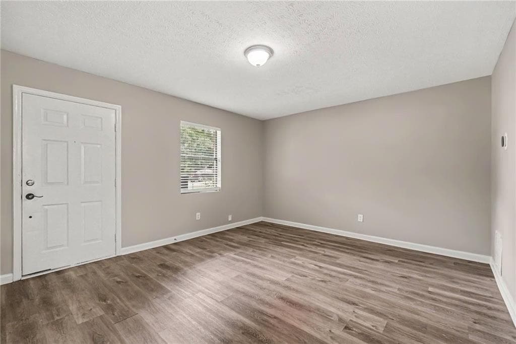 2 bedroom, 3 bathroom, 1,120 sq ft townhouse under contract at 1496 Springleaf Circle, Smyrna, GA 30080 — photo 3