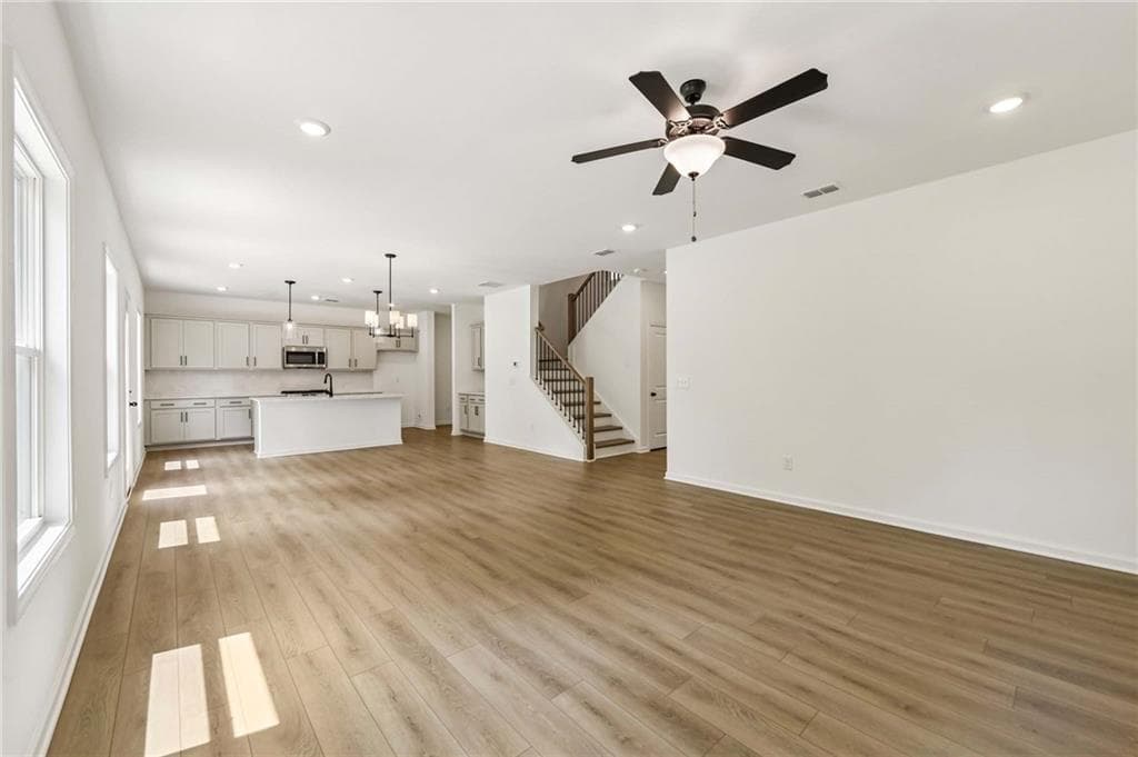4 bedroom, 3 bathroom, 2,053 sq ft single family residence for sale at 5355 Callahan Trace, Flowery Branch, GA 30542 — photo 5