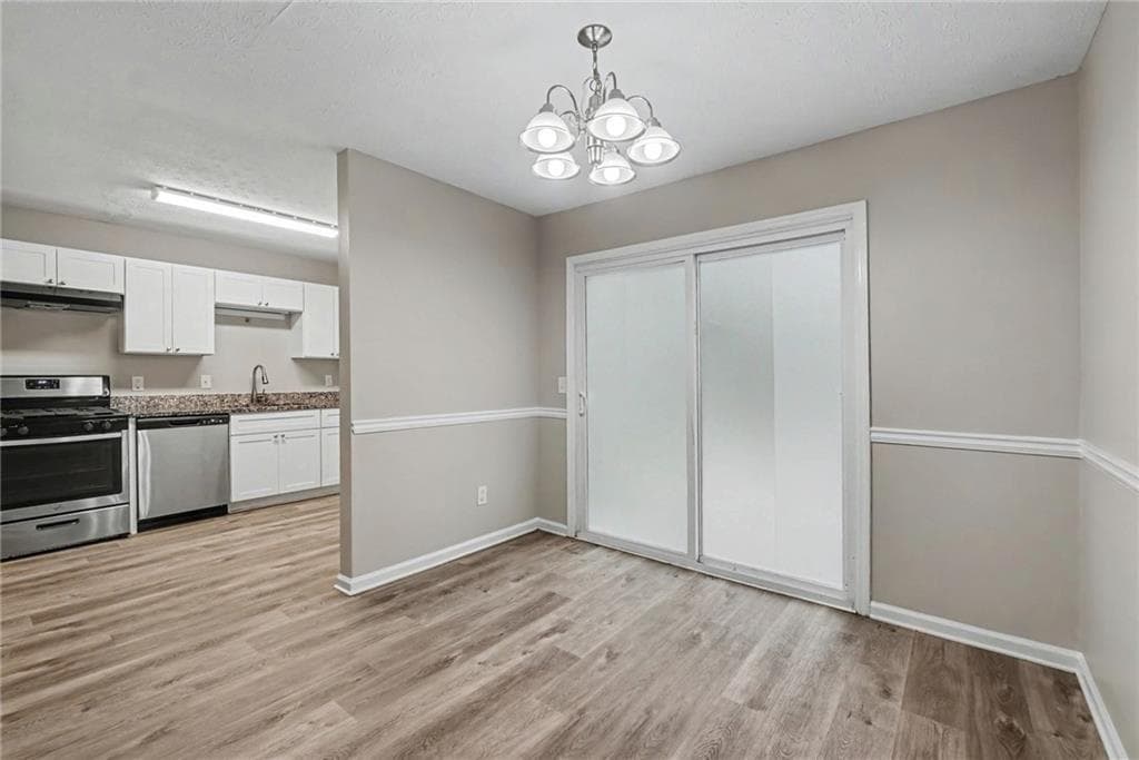 2 bedroom, 3 bathroom, 1,120 sq ft townhouse under contract at 1496 Springleaf Circle, Smyrna, GA 30080 — photo 8