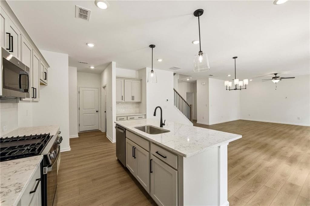 4 bedroom, 3 bathroom, 2,053 sq ft single family residence for sale at 5355 Callahan Trace, Flowery Branch, GA 30542 — photo 10