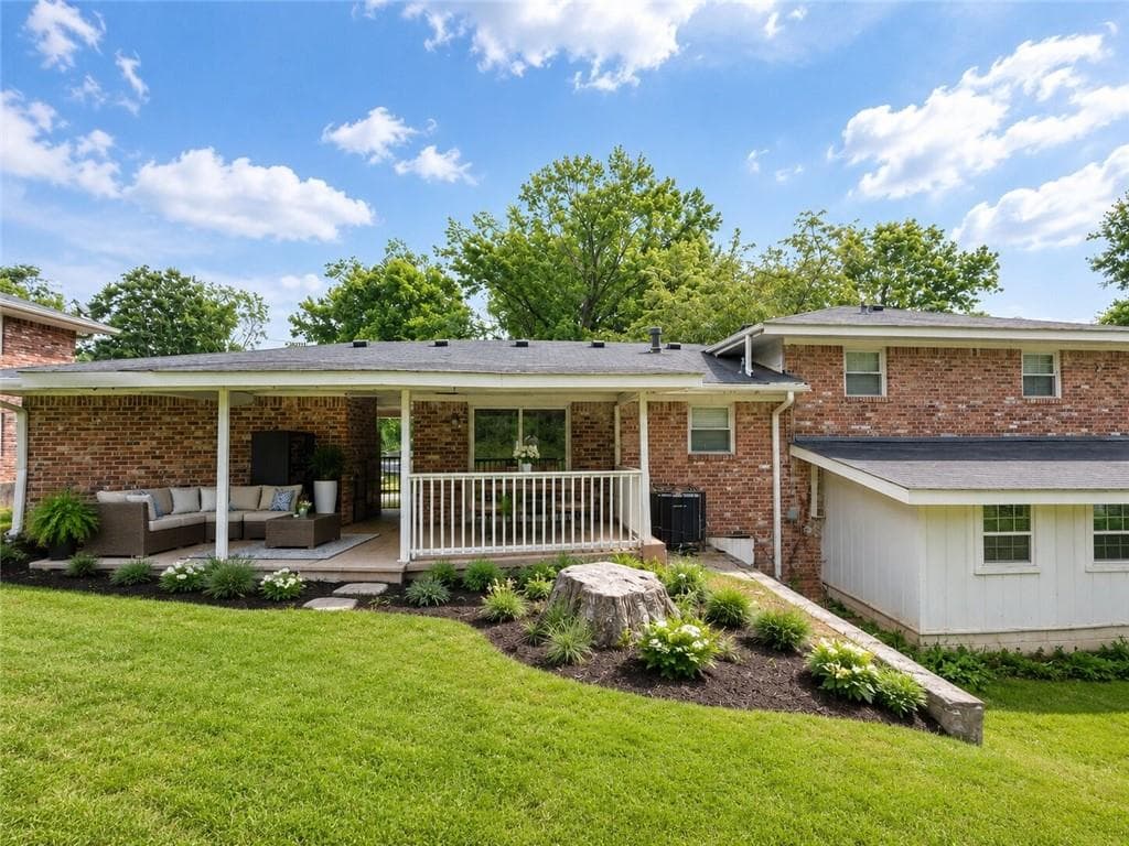 5 bedroom, 2 bathroom, 1,977 sq ft single family residence under contract at 2223 Shamrock Drive, Decatur, GA 30032 — photo 6