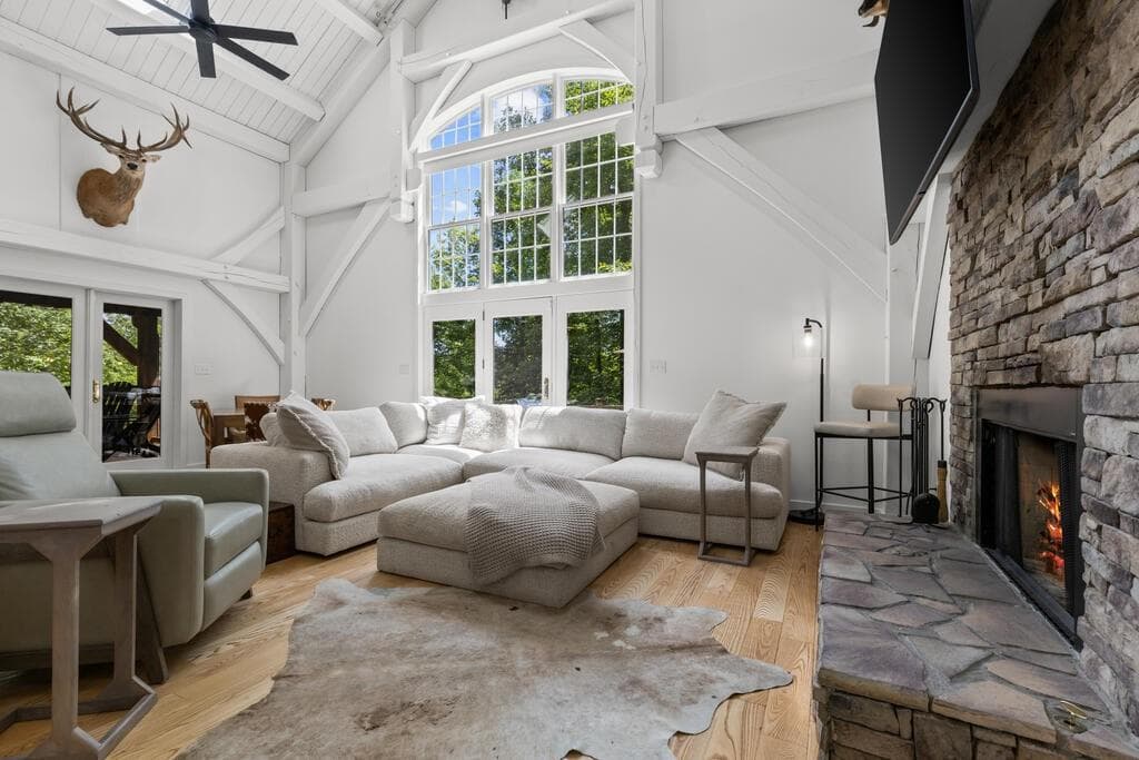 3 bedroom, 3 bathroom, 2,520 sq ft single family residence for sale at 281 Pine Cone Road, Blue Ridge, GA 30513 — photo 9