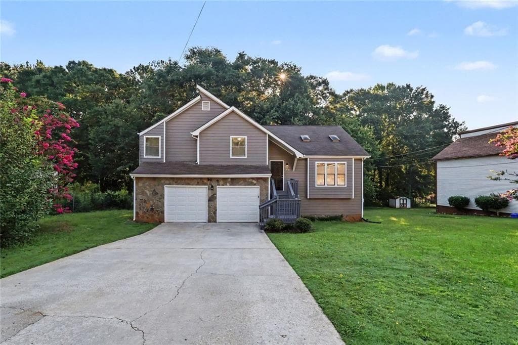 3 bedroom, 2 bathroom, 2,361 sq ft single family residence for sale at 2978 Harlow Lane, Decatur, GA 30034 — photo 2