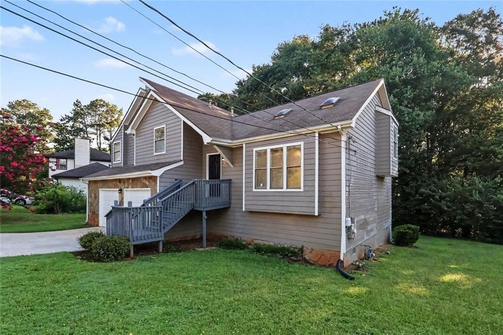 3 bedroom, 2 bathroom, 2,361 sq ft single family residence for sale at 2978 Harlow Lane, Decatur, GA 30034 — photo 3