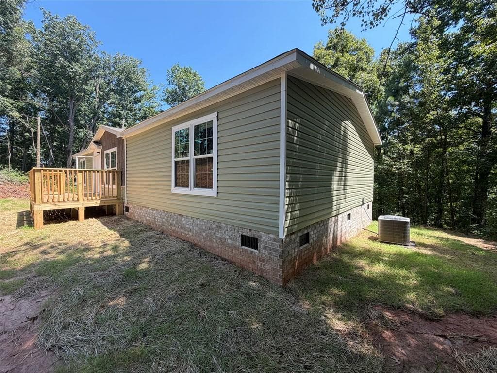 3 bedroom, 2 bathroom, 1,568 sq ft single family residence for sale at 344 Hidden Valley Drive, Alto, GA 30510 — photo 3