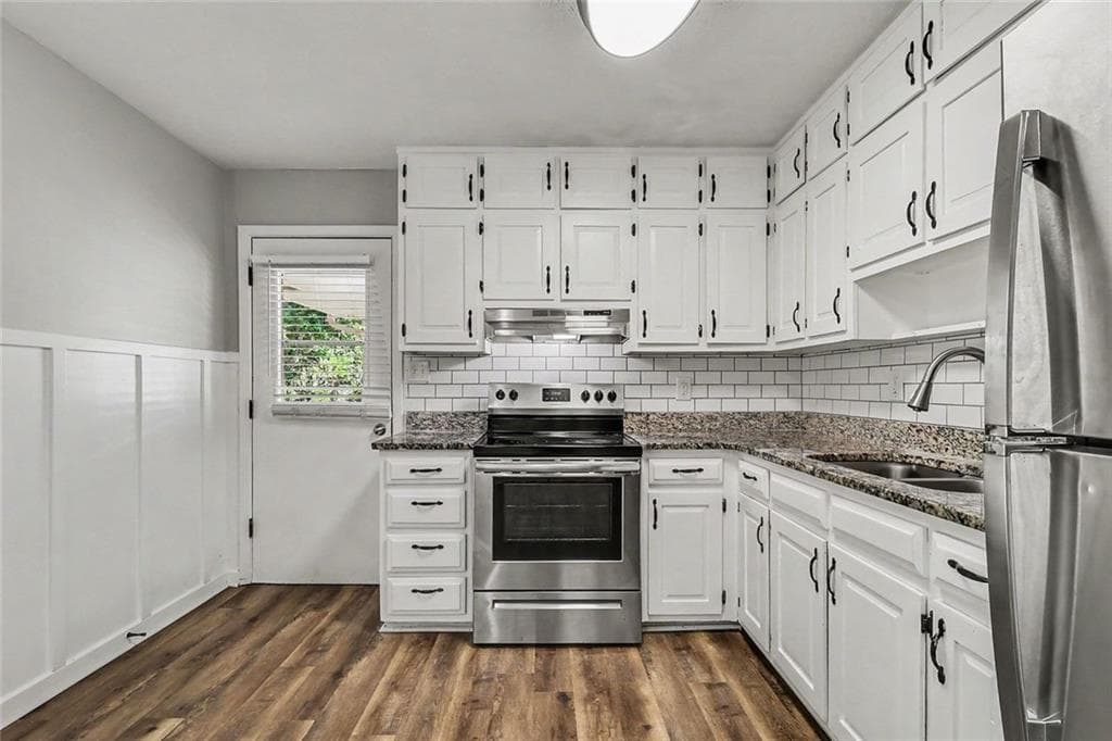 4 bedroom, 2 bathroom, 1,580 sq ft single family residence for sale at 2538 Burton Circle, Morrow, GA 30260 — photo 4