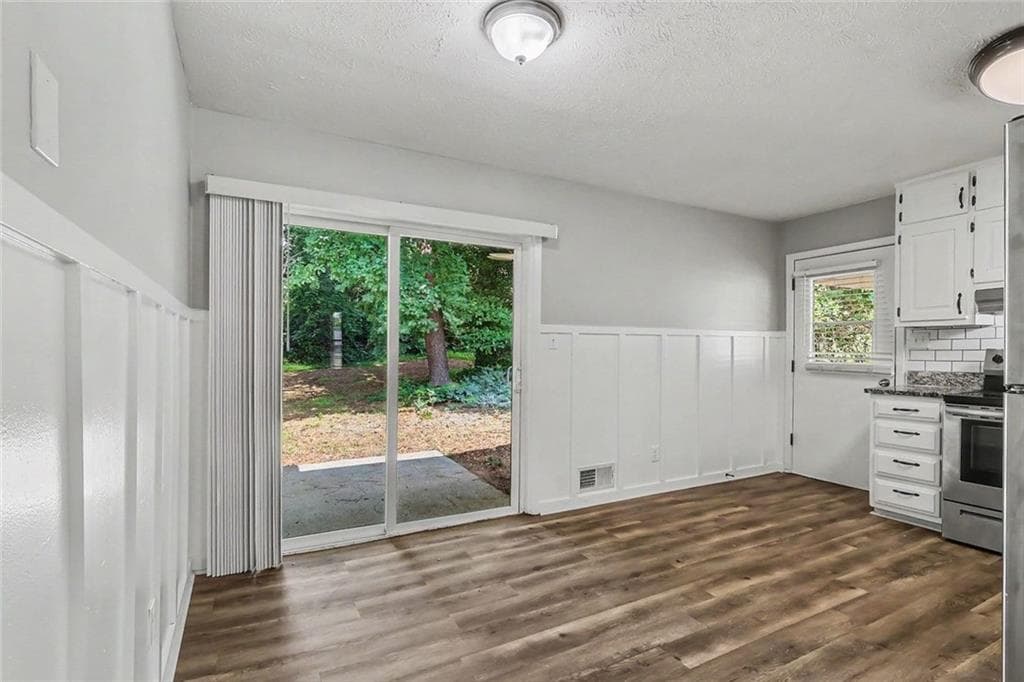 4 bedroom, 2 bathroom, 1,580 sq ft single family residence for sale at 2538 Burton Circle, Morrow, GA 30260 — photo 8