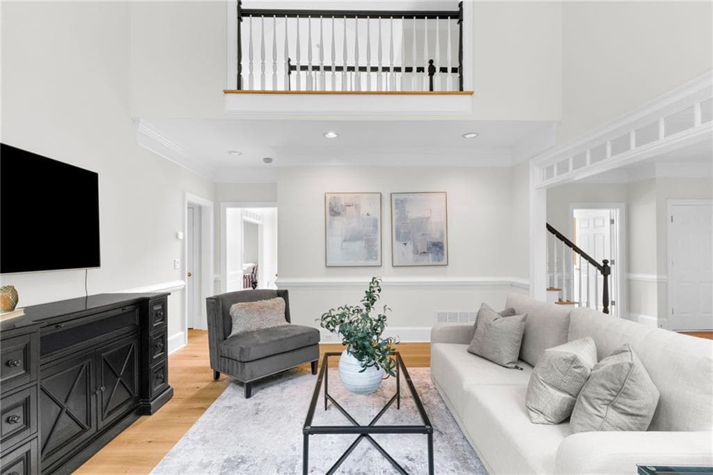 6 bedroom, 6 bathroom, 5,511 sq ft single family residence under contract at 10645 Oxford Mill Circle, Johns Creek, GA 30022 — photo 7