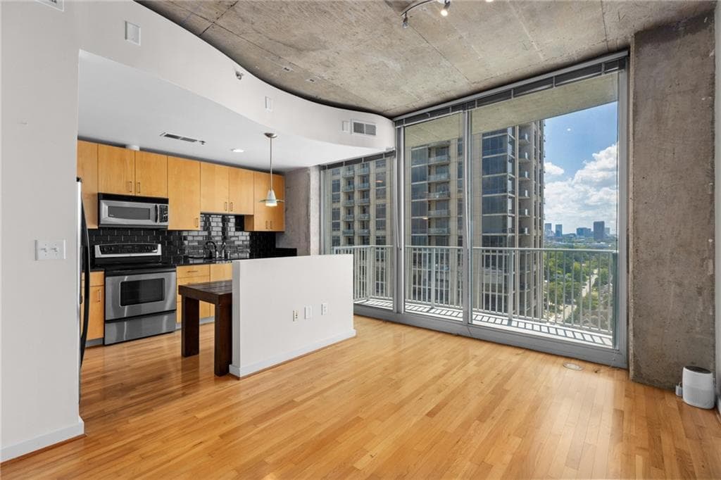 1 bedroom, 1 bathroom, 722 sq ft condominium for sale at 361 17th Street 1709, Atlanta, GA 30363