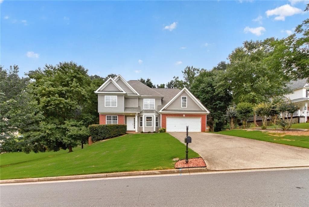 5 bedroom, 3 bathroom, 2,768 sq ft single family residence under contract at 2820 Cobblestone Drive, Cumming, GA 30041 — photo 2