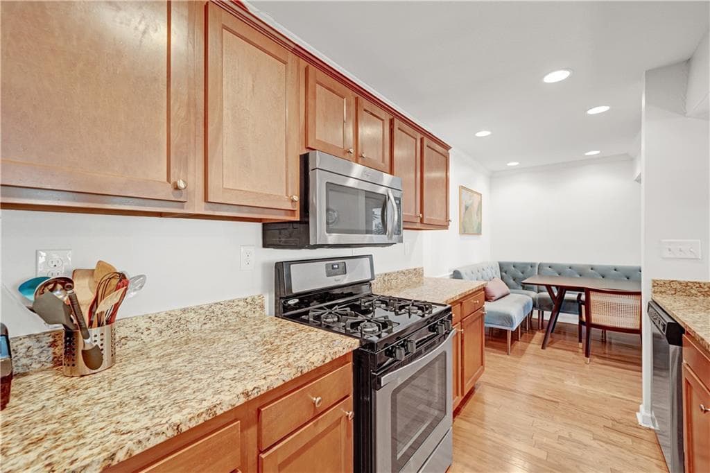 2 bedroom, 2 bathroom, 1,382 sq ft condominium under contract at 1538 Chantilly Drive 112, Atlanta, GA 30324 — photo 7