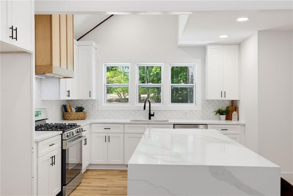4 bedroom, 3 bathroom, 2,801 sq ft single family residence for sale at 4781 Old Stilesboro Road, Acworth, GA 30101 — photo 4