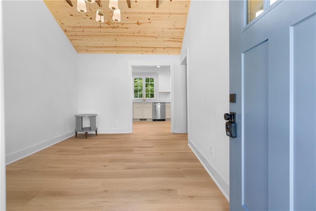 1 bedroom, 1 bathroom, 622 sq ft single family residence for sale at 138 W Dixie Avenue, Marietta, GA 30008 — photo 4