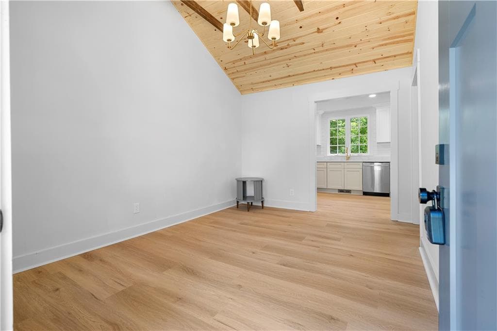 1 bedroom, 1 bathroom, 622 sq ft single family residence for sale at 138 W Dixie Avenue, Marietta, GA 30008 — photo 5