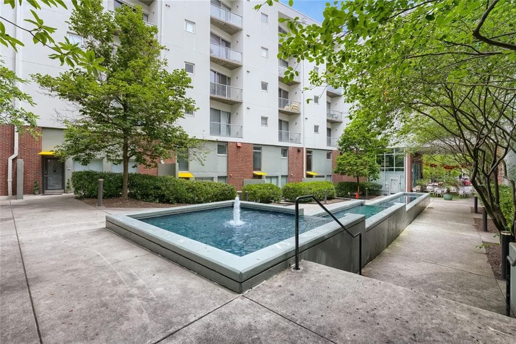 1 bedroom, 1 bathroom, 722 sq ft condominium for sale at 620 Glen Iris Drive 216, Atlanta, GA 30308