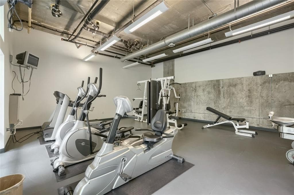 1 bedroom, 1 bathroom, 722 sq ft condominium for sale at 620 Glen Iris Drive 216, Atlanta, GA 30308 — photo 4