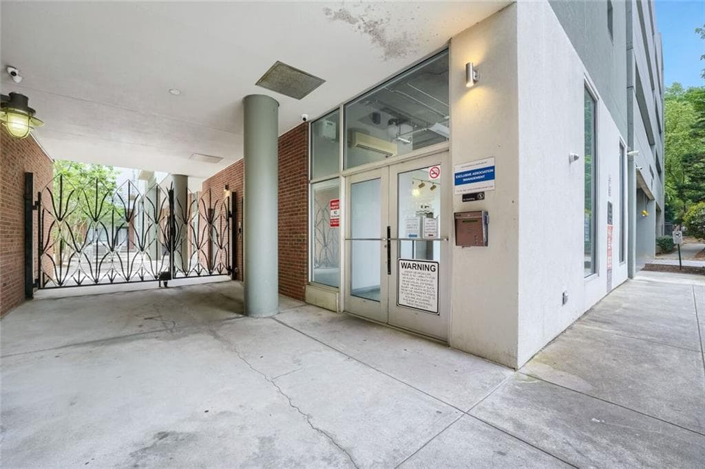1 bedroom, 1 bathroom, 722 sq ft condominium for sale at 620 Glen Iris Drive 216, Atlanta, GA 30308 — photo 5