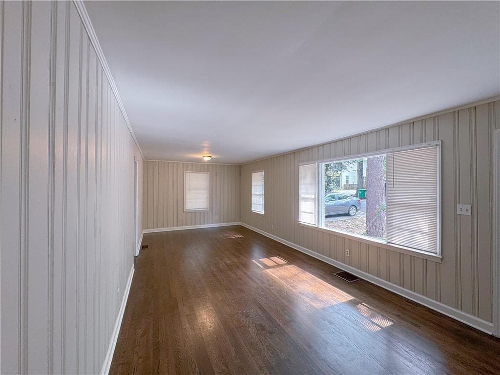 5 bedroom, 2 bathroom, 1,800 sq ft single family residence for sale at 478 Pine Drive, Stone Mountain, GA 30083 — photo 5