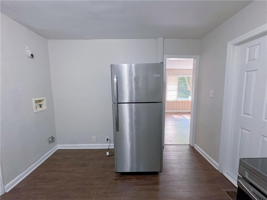 5 bedroom, 2 bathroom, 1,800 sq ft single family residence for sale at 478 Pine Drive, Stone Mountain, GA 30083 — photo 8