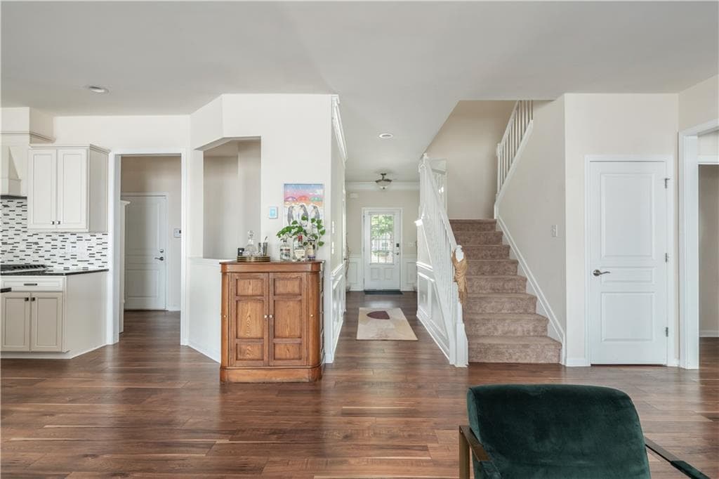 4 bedroom, 4 bathroom, 3,200 sq ft single family residence under contract at 1117 Regal Hills Lane, Mableton, GA 30126 — photo 8