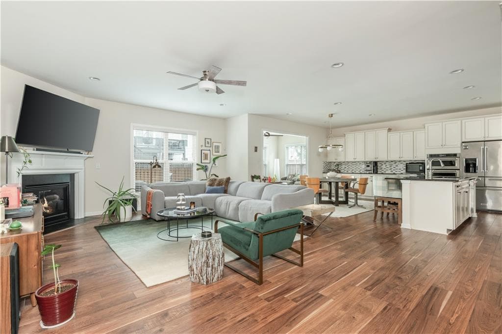4 bedroom, 4 bathroom, 3,200 sq ft single family residence under contract at 1117 Regal Hills Lane, Mableton, GA 30126 — photo 10