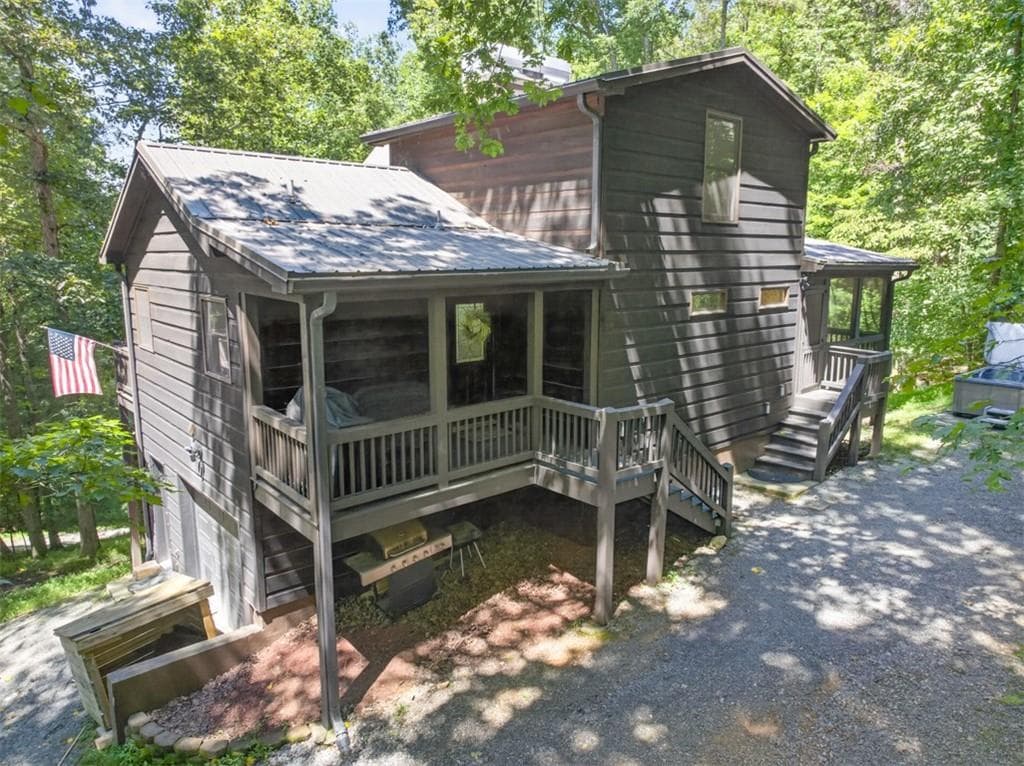 4 bedroom, 3 bathroom, 2,454 sq ft single family residence for sale at 10 Esker Court, Ellijay, GA 30540 — photo 2
