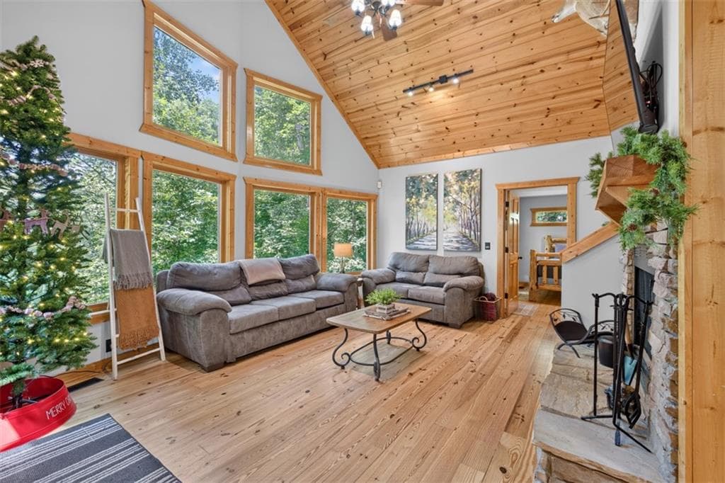 4 bedroom, 3 bathroom, 2,454 sq ft single family residence for sale at 10 Esker Court, Ellijay, GA 30540 — photo 4