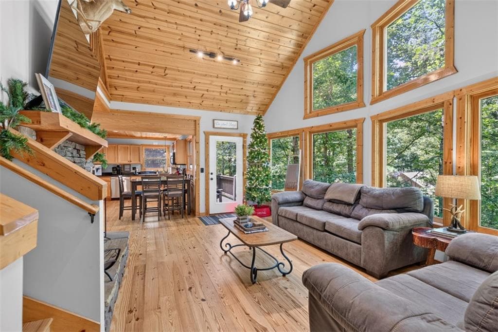 4 bedroom, 3 bathroom, 2,454 sq ft single family residence for sale at 10 Esker Court, Ellijay, GA 30540 — photo 5