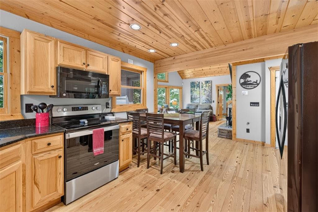 4 bedroom, 3 bathroom, 2,454 sq ft single family residence for sale at 10 Esker Court, Ellijay, GA 30540 — photo 10