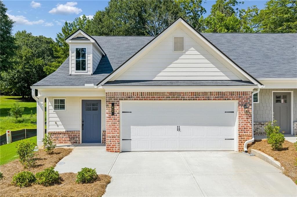 3 bedroom, 3 bathroom, 1,689 sq ft townhouse for sale at 42 Silver Leaf Lane 6, Dawsonville, GA 30534 — photo 2