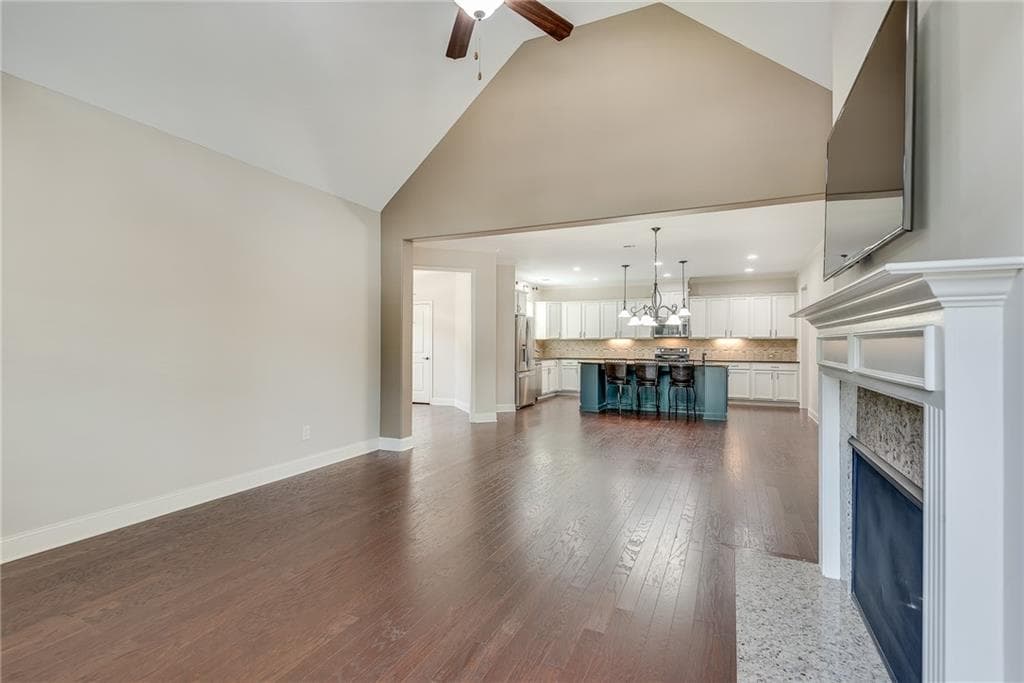 3 bedroom, 3 bathroom, 2,142 sq ft condominium for sale at 2785 Middlecreek Way, Cumming, GA 30041 — photo 5