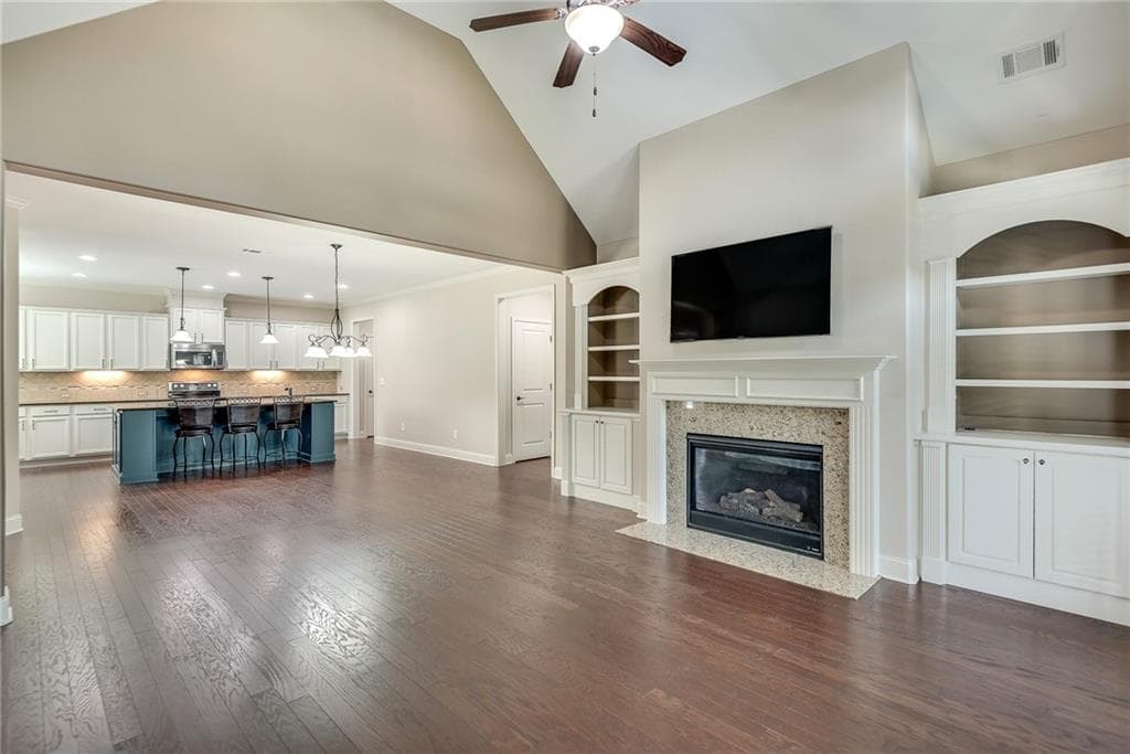 3 bedroom, 3 bathroom, 2,142 sq ft condominium for sale at 2785 Middlecreek Way, Cumming, GA 30041 — photo 7