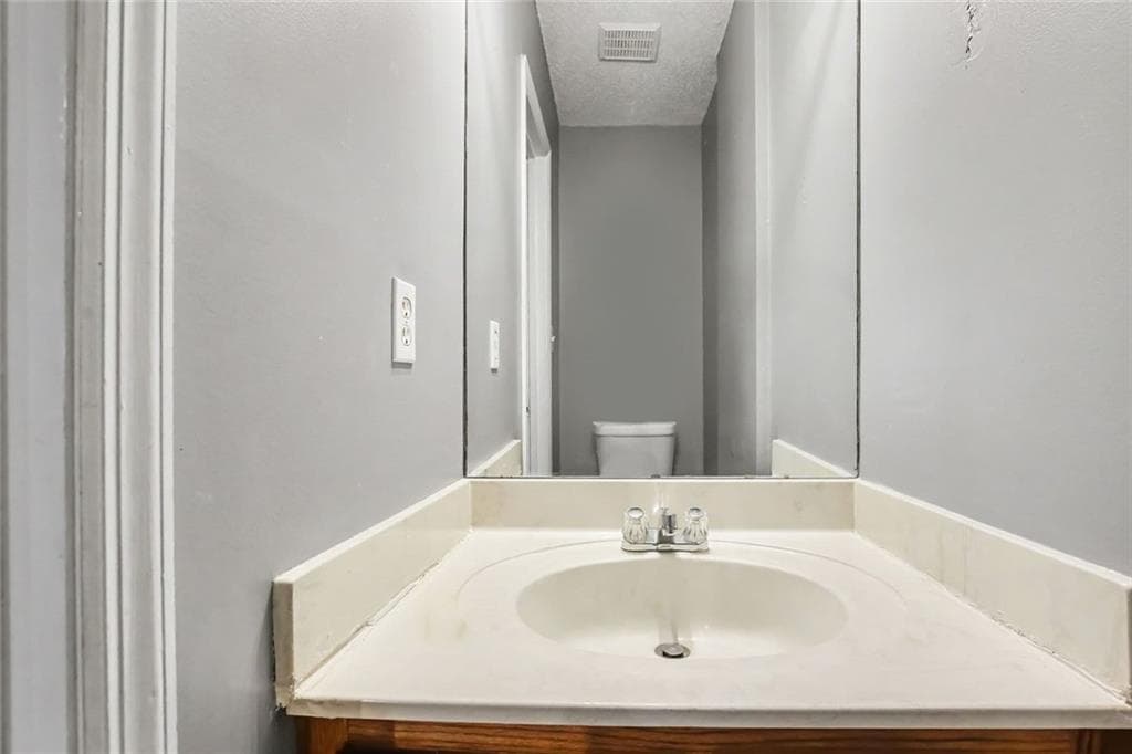 2 bedroom, 3 bathroom, 1,352 sq ft townhouse for sale at 384 Lakeridge Court, Riverdale, GA 30274 — photo 9