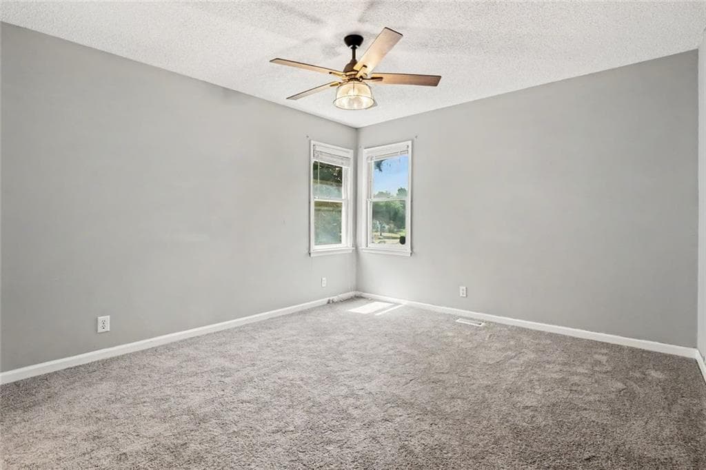 2 bedroom, 3 bathroom, 1,352 sq ft townhouse for sale at 384 Lakeridge Court, Riverdale, GA 30274 — photo 10