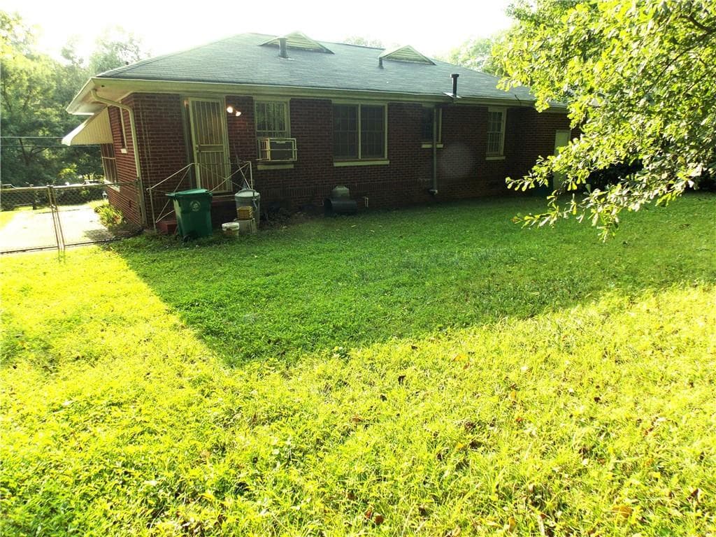 2 bedroom, 1 bathroom, 1,132 sq ft single family residence under contract at 938 Gresham Avenue, Atlanta, GA 30316 — photo 10