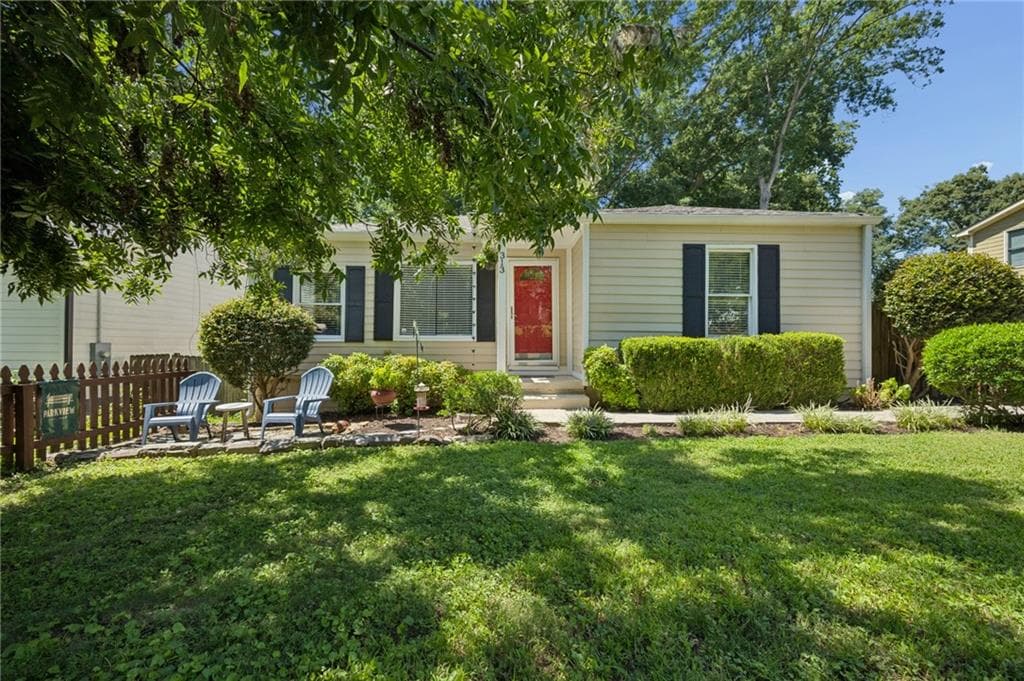 2 bedroom, 2 bathroom, 1,162 sq ft single family residence for sale at 313 Eleanor Street, Atlanta, GA 30317 — photo 5